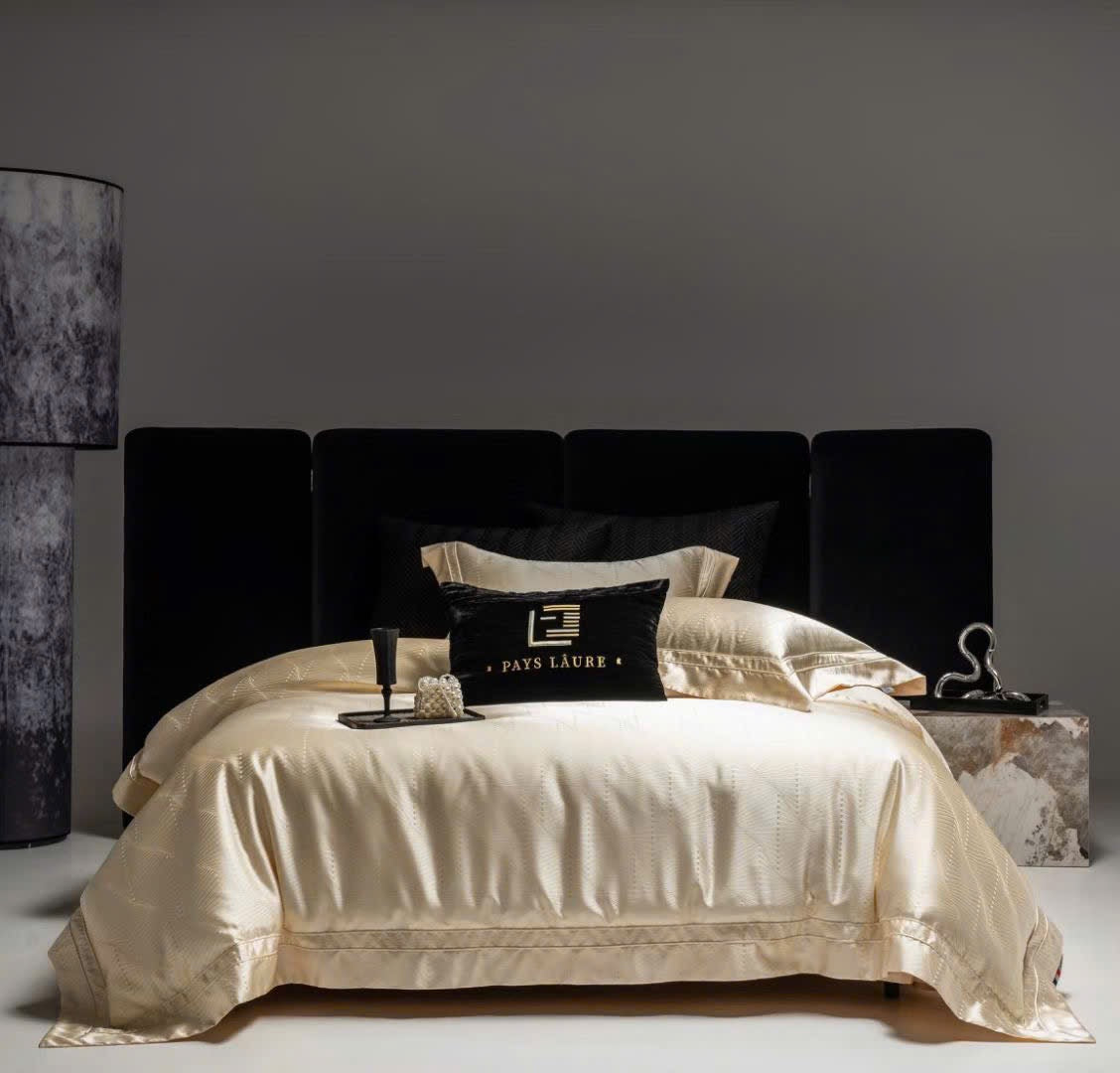 PAYS LÂURE ROYAL ÉLAN BEDDING SET