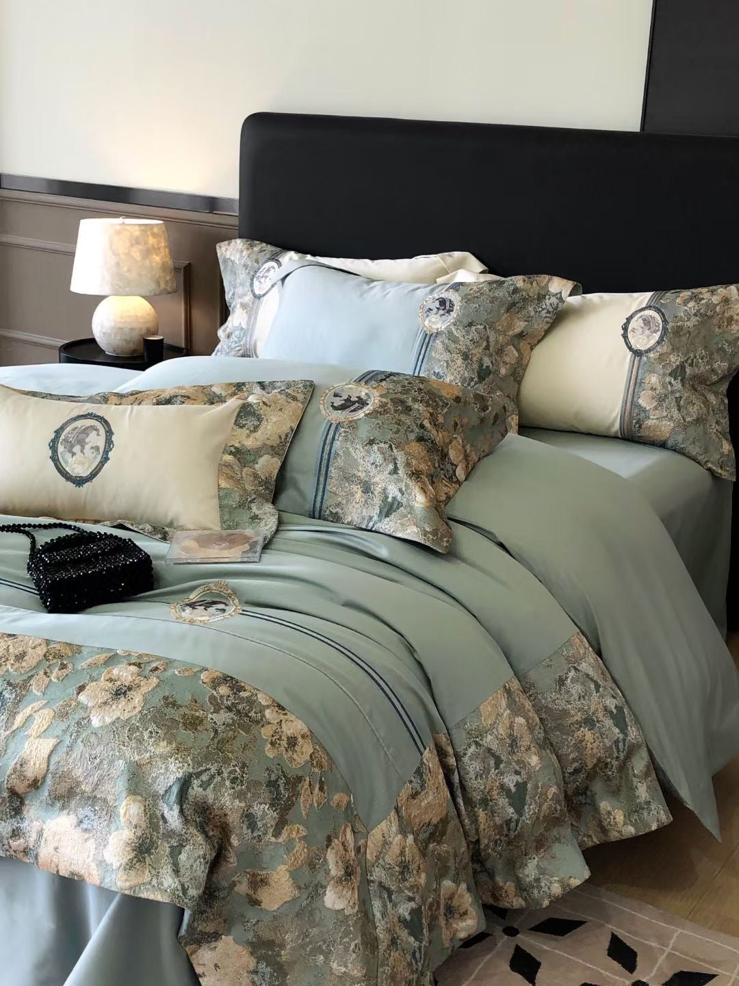 FRENCH MONROE BEDDING SET