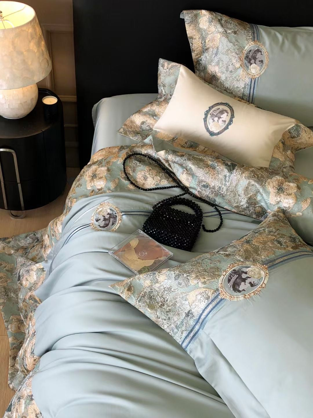 FRENCH MONROE BEDDING SET