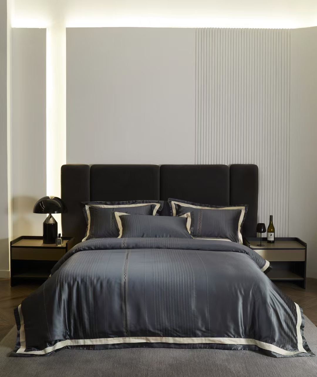 SYMPHONY IN BLACK BEDDING SET