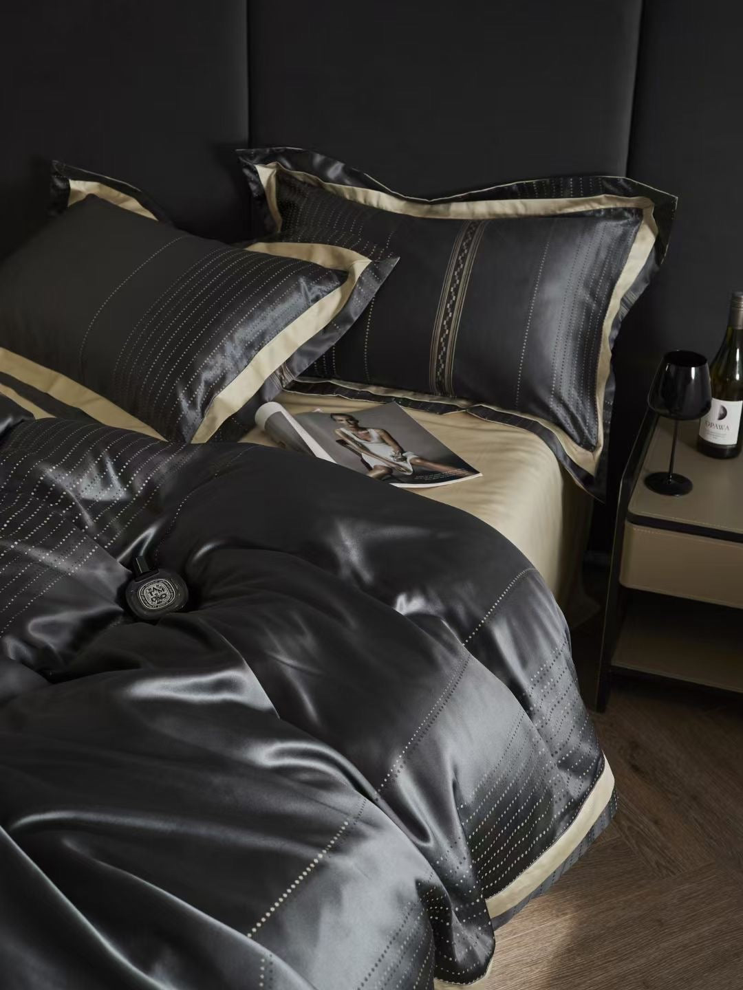 SYMPHONY IN BLACK BEDDING SET