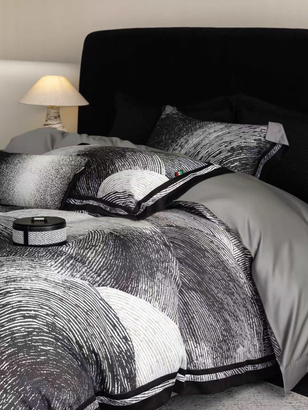 OBSIDIAN DREAMS BEDDING SET