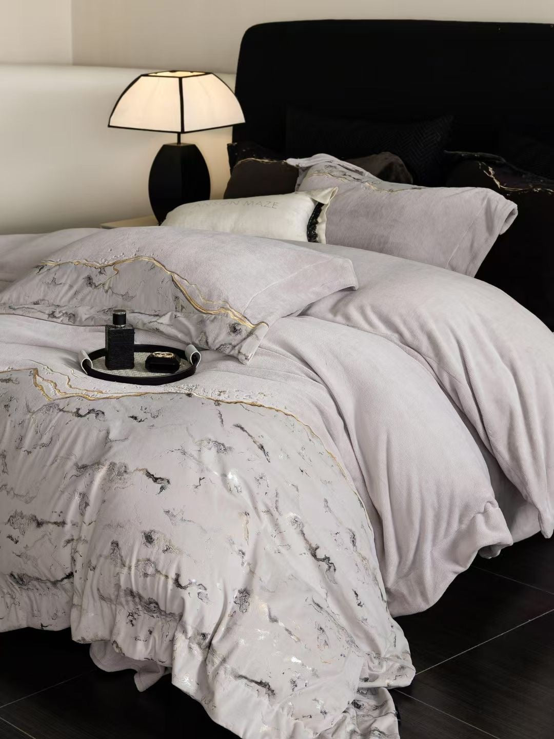 Marble Elegance Velvet Bedding Set