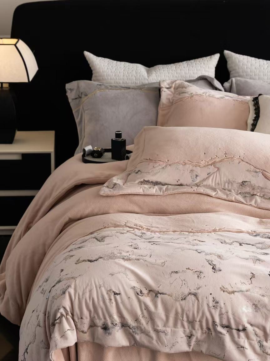 Marble Elegance Velvet Bedding Set