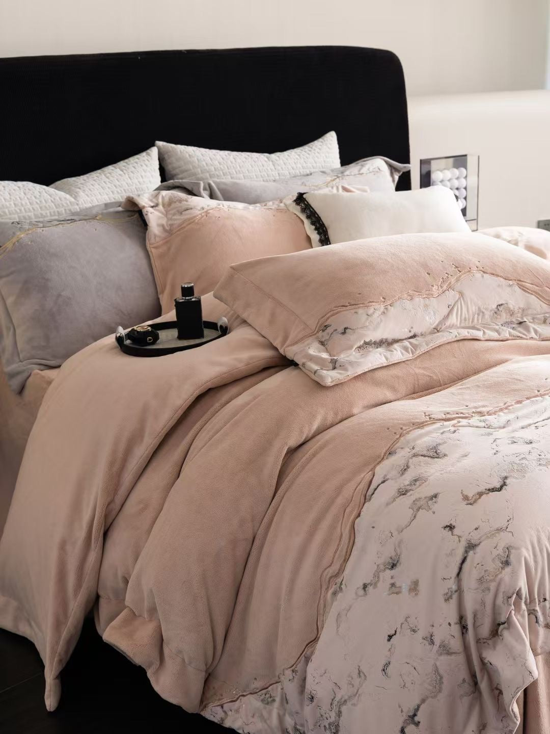 Marble Elegance Velvet Bedding Set