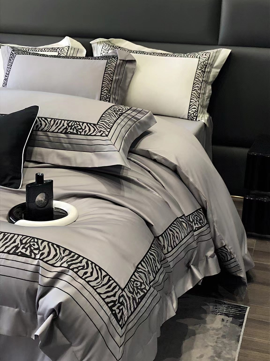 ZEBRA LUXE BEDDING SET