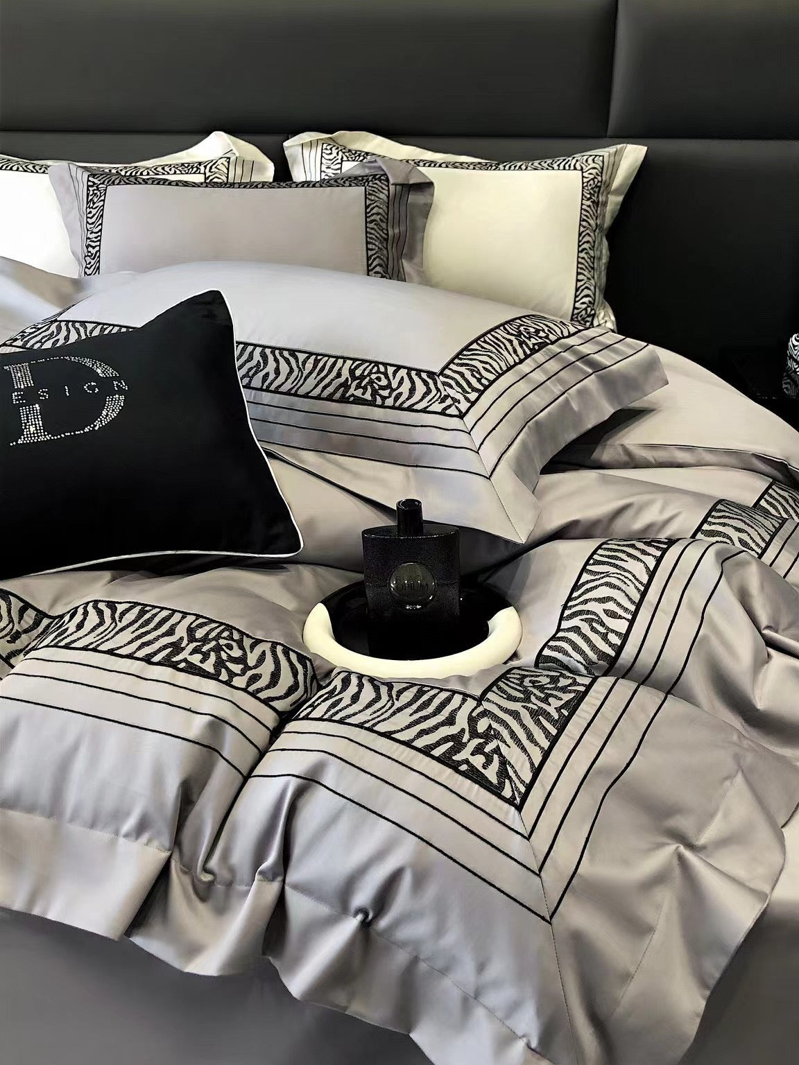 ZEBRA LUXE BEDDING SET