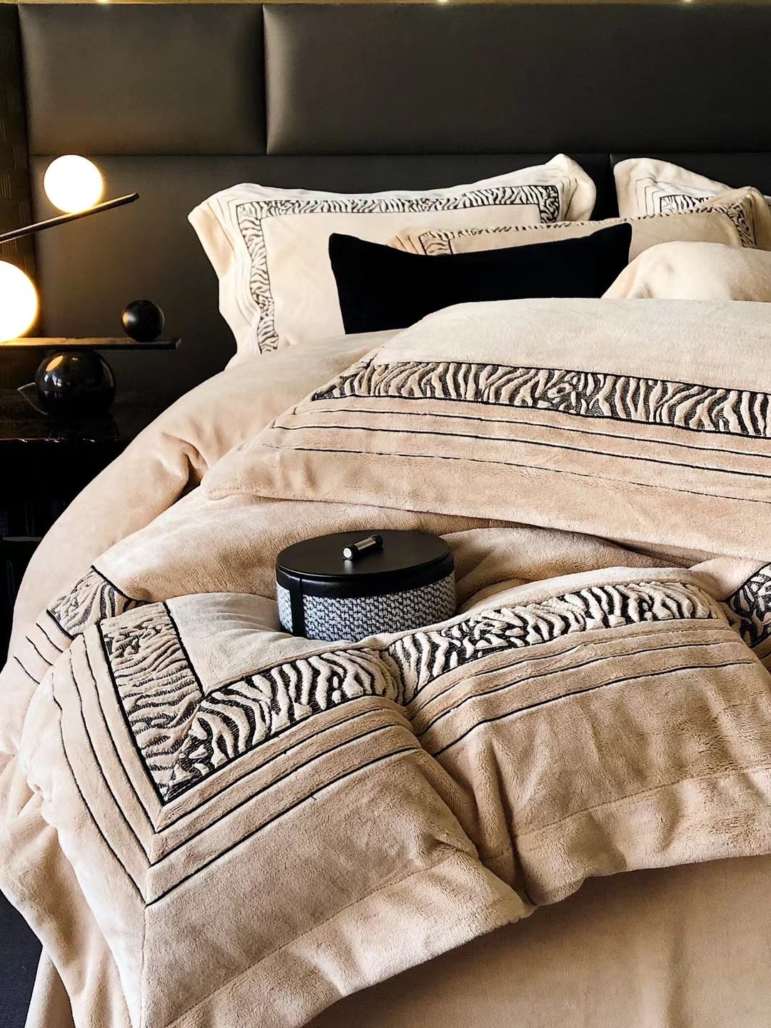 Zebra Chic Velvet Bedding Set