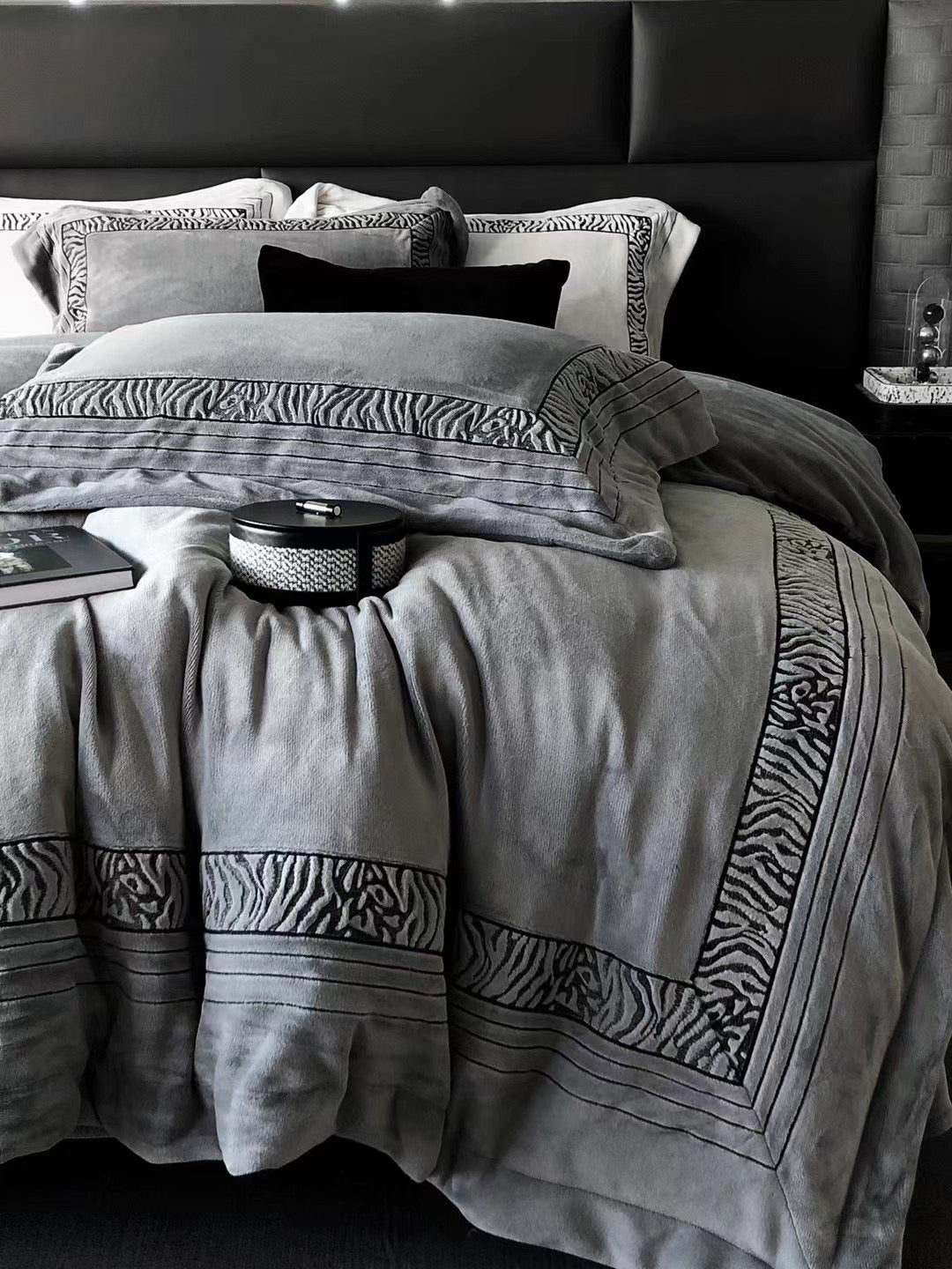 Zebra Chic Velvet Bedding Set